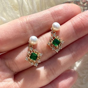 Boucles d'oreilles clous style français en forme de losange, aspect perle, motif floral, bijoux d'oreille pour femme, usage quotidien, tenue de soirée, cadeau - Product Image 5
