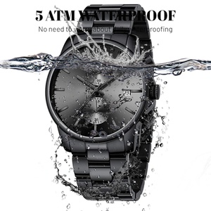 Montre chronographe pour homme en acier inoxydable classique de luxe, étanche, à quartz, en vente - Product Image 3