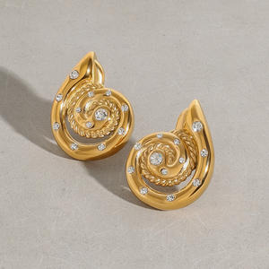 <span class=keywords><strong>Orecchini</strong></span> di lusso in acciaio inossidabile di fascia alta con conchiglia transfrontaliera in titanio <span class=keywords><strong>per</strong></span> donne di Design europeo americano - Product Image 2