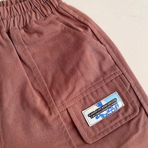 Nouvel ensemble d'été 2 pièces pour garçon 2026 : T-shirt <span class=keywords><strong>blanc</strong></span> rayé à col rond et manches courtes + short marron à empiècements - Product Image 6