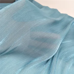 ชุดเดรสราตรีผ้าทูลสีฟ้าแวววาวผ้าโปร่งผ้าชีฟองผ้าย่นย่นทำจากโพลีเอสเตอร์