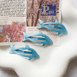 Pinza para el pelo con forma de delfín azul, diseño de nicho, popular y de gran venta en 2026, accesorio para el cabello de niña, joyería de moda al por mayor - Product Image 3