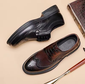 Chaussures de mariage en cuir Oxford à bout fermé, à enfiler, imperméables, légères, antidérapantes, motif floral intemporel, de Guangdong - Product Image 5