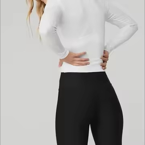 Conjunto de Tops Cortos de Yoga Elásticos y Transpirables de Alta Calidad para Mujer, Ropa Deportiva Personalizable - Product Image 1