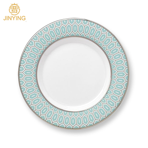 Haute qualité porcelaine <span class=keywords><strong>vert</strong></span> clair bande chargeur <span class=keywords><strong>plaque</strong></span> assiette en céramique pour le banquet de mariage - Product Image 3