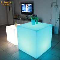 Moderno LED cubo di legno Mobile Bar sedia portatile di plastica rossa sgabello per mangiare all'aperto Hotel Park Hall uso Bar mobili