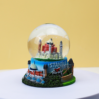 OEM maßge schneiderte umwelt freundliche Harz Wasser kugel Home Decor Schneeball Tourist Souvenir Geschenke Istanbul Türkei Modell Muster Liebe