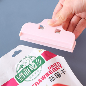 Kitchen Snack Sealing Clip Plastic Food Bag Sealer Moisture Proof Freshness Preserving 10x5 Pink - Product Image 4