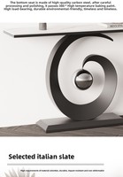 Console moderne italienne style Normcore, table de luxe décontractée et accessible, étroite pour entrée, murale, avec motifs métalliques, pour couloirs et portes