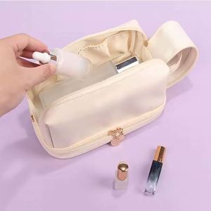 Muestra gratuita de bolsa de maquillaje personalizada de cuero PU, bolsa de cosméticos con compartimentos, impermeable, para viaje, neceser. - Product Image 6
