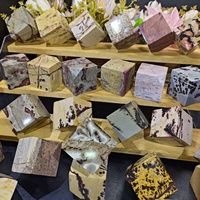 Vente en gros de pierres de cristal naturelles de haute qualité pour la guérison, cube de jaspe pour la décoration de la maison