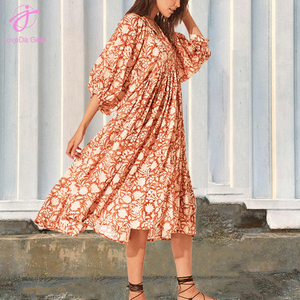 Loveda venta al por mayor mujeres verano bohemio impreso cinco puntos linterna manga suelta vestido floral - Product Image 1