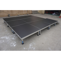 Plate-forme portable Mise en scène SHOW CHOIR PERFORMANCE 4 JAMBES Scène portable pliante en aluminium