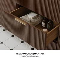 Meja Rias Kamar Mandi Kayu Solid Custom dengan Dua Wastafel, Pintu Beralur, Veneer Walnut, Furnitur Kamar Mandi dengan Top Marmer untuk Renovasi Rumah