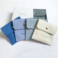 Pochette à Bijoux Portable en Velours Microfibre Suédine Ivoire avec Logo Personnalisé et Fermeture à Pression, Incluant un Coussinet d'Insertion pour Rangement de Colliers et Pendentifs