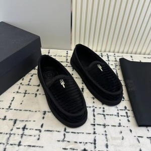 Mocassins noirs à bout épée, chaussures bateau, semelle extérieure en caoutchouc, doublure en peau de mouton, chaussures décontractées respirantes, vente en gros en grandes quantités. - Product Image 1