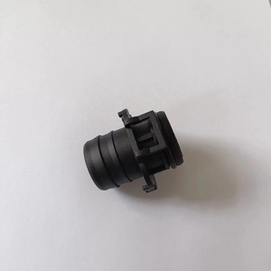 Conector de manguera de aire de plástico 6A664 1673571 7M519A673EJ para Ford Focus - Product Image 2