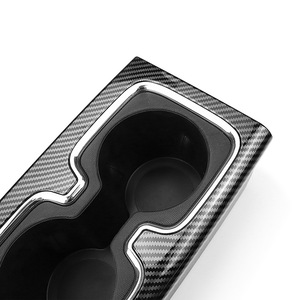 Portavasos con textura de fibra de carbono para consola central de GMC Sierra 14-15, material ABS, bandeja doble para vasos - Product Image 5