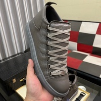 Chaussures de marche tendance en cuir à lacets pour hommes, baskets de sport haut de gamme fabriquées en Europe, respirantes, antidérapantes, mocassins à la mode