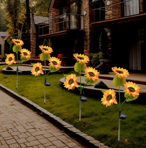 Lampe solaire décorative LED en forme de tournesol artificiel pour jardin, clôture, pelouse, cour et aménagement paysager - Product Image 4