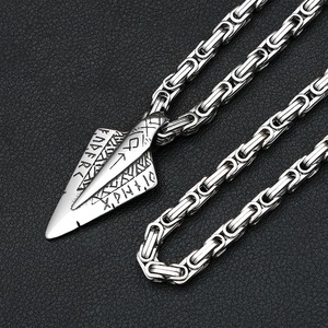 Collar de hombre de acero inoxidable con colgante de flecha vikinga nórdica y diseño de runas, cadena de 60 cm, regalo. - Product Image 4