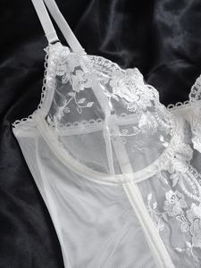 Set di Lingerie in pizzo floreale Sexy da donna con cintura giarrettiera a tre pezzi con calza a controllo leggero con fiocco per reggiseno ricamato - Product Image 5