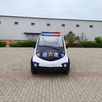 Voiture de sécurité électrique avec barre lumineuse d'avertissement et cabine fermée pour les patrouilles des campus scolaires