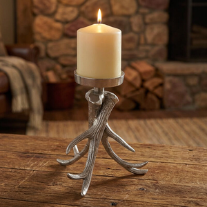 Portavelas de aluminio fundido con asta decorativa de estilo lujoso hecho en La India para cena romántica y decoración de fiesta de cumpleaños - Product Image 1