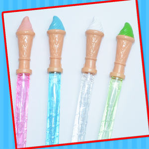 China Shantou Factory 2021 Nueva promoción Helado Bubble Stick Toy con caramelo Dextrosa Halal Candy - Product Image 3