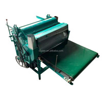 Machine de traitement du coton brut, machine à carder pour le coton, pour traiter le coton frais