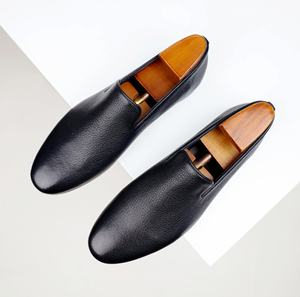 Mocasines de Hombre de Cuero Genuino de Alta Gama con Suela Gruesa, Cierre Deslizante, Estilo Oxford Moderno, Zapatos Casuales para Bodas y Ocasiones Especiales - Product Image 1