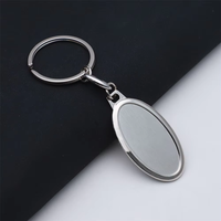 Porte-clés rectangulaires élégants plaqués argent, finition premium, idéaux pour les cadeaux d'entreprise, les offres promotionnelles et les logos personnalisés