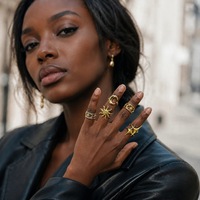 Nouvelle bague en acier inoxydable Star Moon plaquée or 18 carats, style classique, polyvalente, élégante, avec accents de zircon, peut être portée avec d'autres bagues