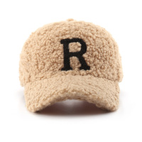 Casquette de baseball en laine d'agneau brodée de lettres pour l'automne/hiver - Casquette de baseball résistante au froid pour les sports et loisirs en plein air