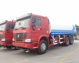 Camion-citerne à eau de grande capacité 6x4 de 20 mètres cubes avec pulvérisateur haute pression et large portée pour le nettoyage routier - Product Image 2