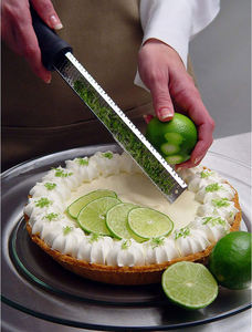 Rallador Manual de Acero Inoxidable Syh610 al por Mayor, Herramienta Portátil para Frutas y Verduras, Rallador de Queso con Cepillo para Chocolate - Product Image 6