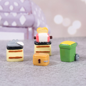 Juego de muebles en miniatura, sofá de simulación, televisor, panificadora, bote de basura, accesorios para casa de muñecas, juguetes de resina para niños de 5 a 7 años - Product Image 3