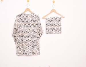 Ensembles de pyjamas en coton style vintage, imprimés à la main avec des boutons, respirants, pour l'été - Product Image 4