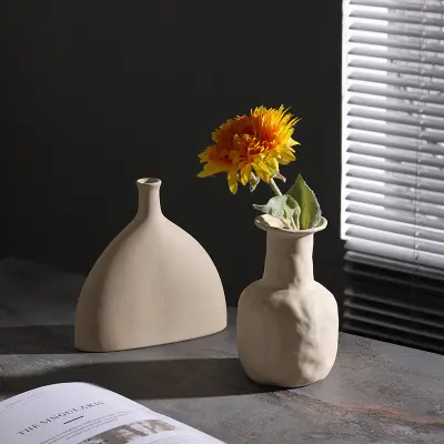 Moderne Decoratieve Goedkope Kosten Handgemaakte Bruiloft Kaars Houder Decoratie Art Onregelmatige Bloem Natuur Vlakte Aardewerk Keramische Vaas