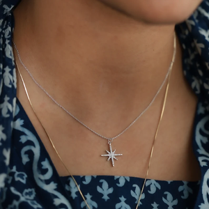 Collier Pendentif Boussole Étoile Polaire en Or Massif Superposé Minimaliste de Luxe avec Diamant Céleste Délicat, Bijou Fin, Cadeau pour Femme - Product Image 3