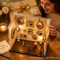 Boîte de présentation vintage en acrylique pour mini-musée DIY, personnalisable en usine, avec 9 mini-encadrements et éclairage LED pour la maison