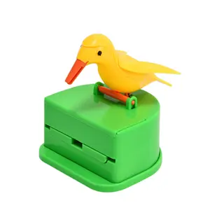 2024 फैशन स्वचालित भंडारण टूथपिक डिस्पेंसर डिनिंग टेबल सजावट प्रेस प्रकार टूथपिक धारक पक्षी आकार टूथपिक बॉक्स