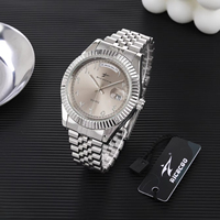 Montre à quartz pour homme de luxe, très vendue, avec boîtier en alliage d'acier inoxydable et cadran en verre, affichage à aiguilles de style professionnel ; Dernier design