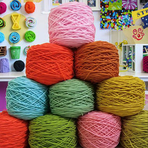 Vente en Gros Usine Fil Acrylique de 200g pour Tricot et Crochet à la Main, Brin Rond de 5mm, Coton Doux Lait Bébé Fantaisie pour Tufting - Product Image 6