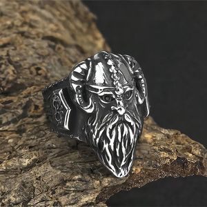 Bague de guerrier Viking en acier inoxydable pour homme avec design de casque en corne de bélier, bijoux de style hip-hop, cadeau - Product Image 1