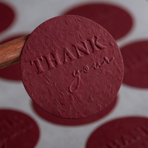 Étiquettes personnalisées avec logo, papier texturé, autocollantes, gaufrage 3D, impression couleur, autocollants pour emballage - Product Image 2