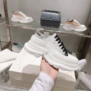 รองเท้าผ้าใบลำลองแบบผูกเชือก Alexander Gradient Fabric Upper Chunky Platform Mc สำหรับใส่เดินเล่นและใส่ในชีวิตประจำวัน Queen - Product Image 3