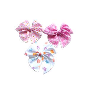 Akzeptieren Sie benutzer definierte Drucke Valentinstag St. Patrick's Day Ostern 4. Juli Halloween Weihnachten kleine Serged Edge Fabric Bow - Product Image 5