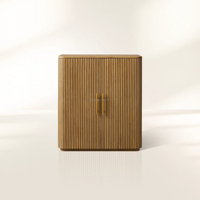 Modernité haut de gamme, détails cannelés pour villa de luxe, armoire à vin, buffet, commode à liqueurs, personnalisation sur mesure