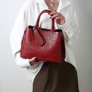 Women's <b>Tote</b> Handbags Crossbody Bag PU Leather Zipper Solid Color Daily Going Out Wine Black Gray Brown - Product Image 4